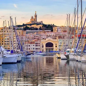 Joli Plein Sud 15mn Des Plages Et Wifi Gratuit Appartement Marseille